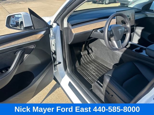 Used 2022 Tesla Model Y Long Range image 30