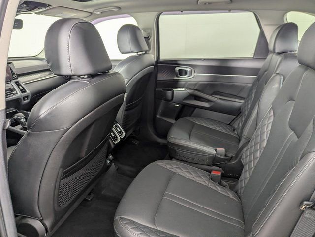 Used 2023 Kia Sorento SX AWD/4WD image 17