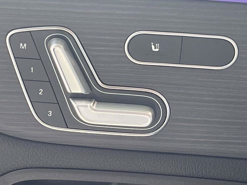 Certified 2023 Mercedes-Benz GLB 250 4MATIC image 30