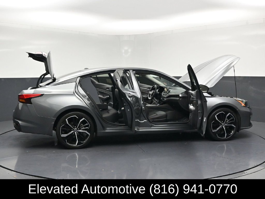 Used 2023 Nissan Altima 2.5 SR FWD image 33