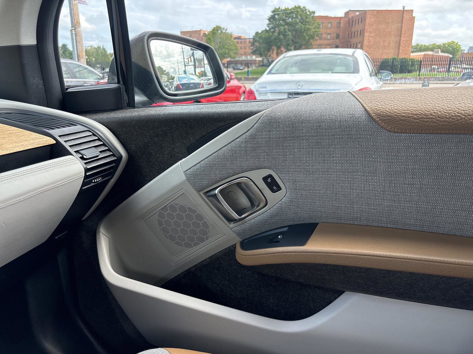 Used 2014 BMW i3 image 24