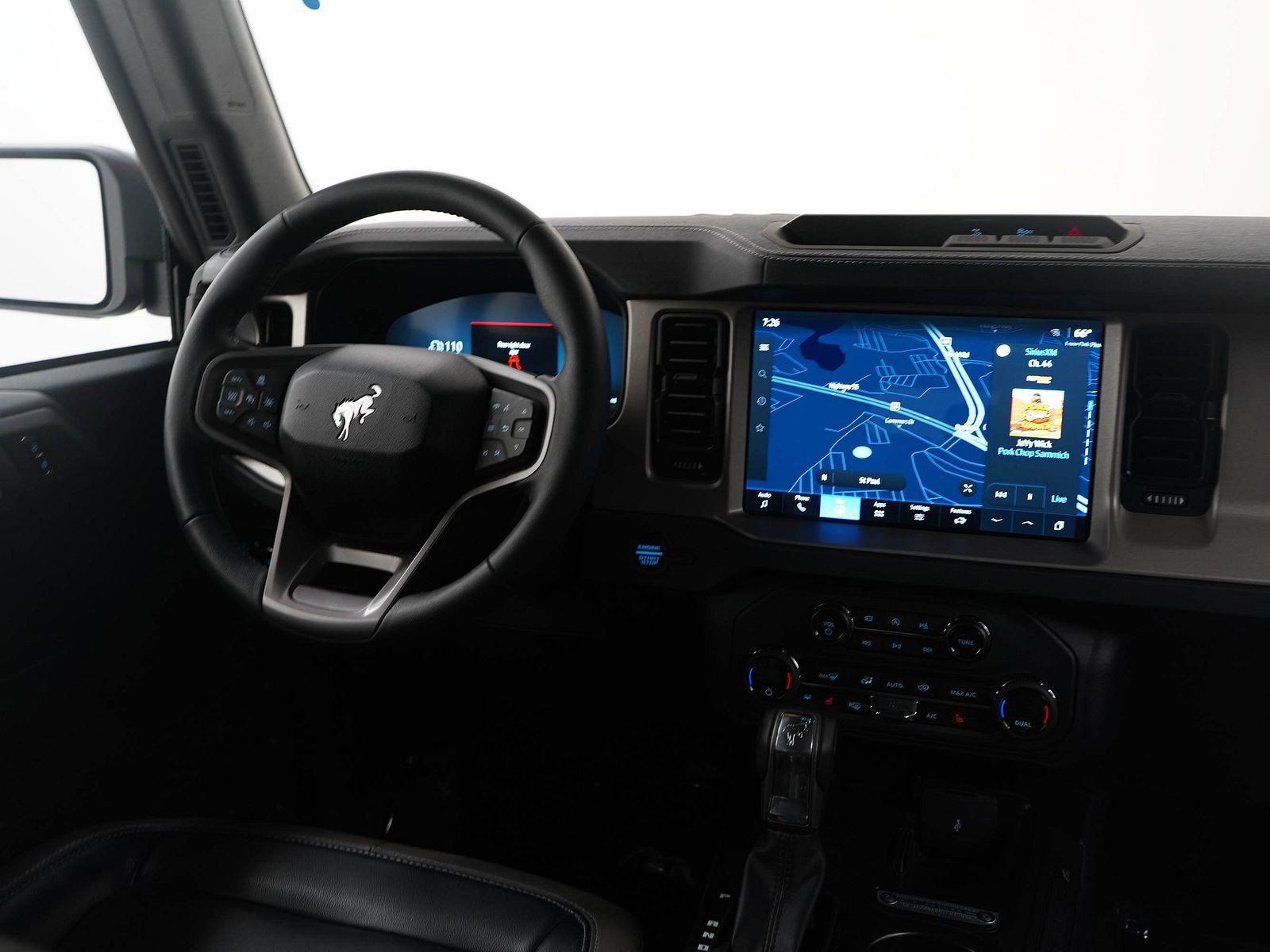 Used 2025 Ford Bronco Outer Banks image 13