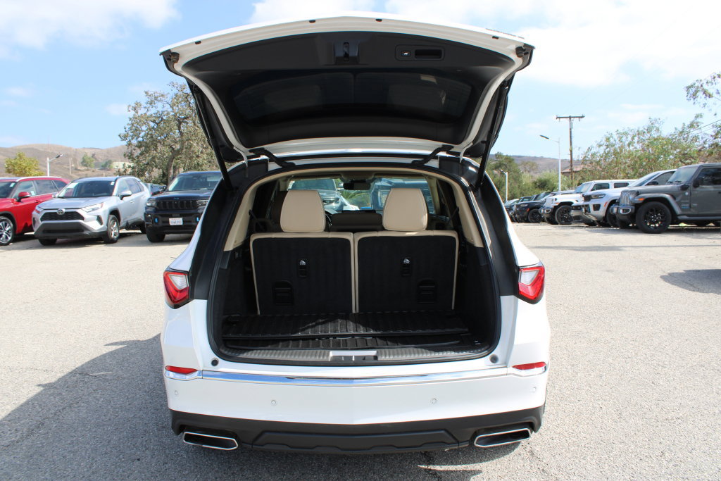 Used 2023 Acura MDX w/ Advance Package AWD/4WD image 12