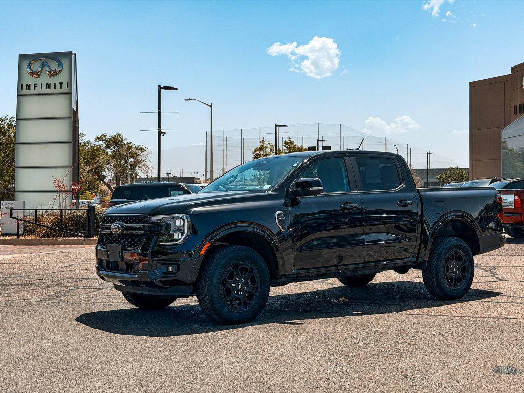 Used 2025 Ford Ranger Lariat w/ Black Appearance Package AWD/4WD image 1