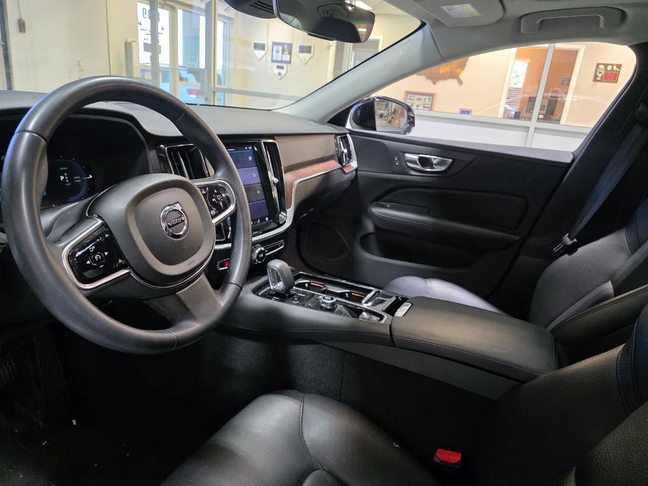 Used 2023 Volvo S60 T8 Plus AWD/4WD image 16