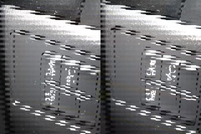 Used 2014 MAZDA MAZDA3 i Touring image 19