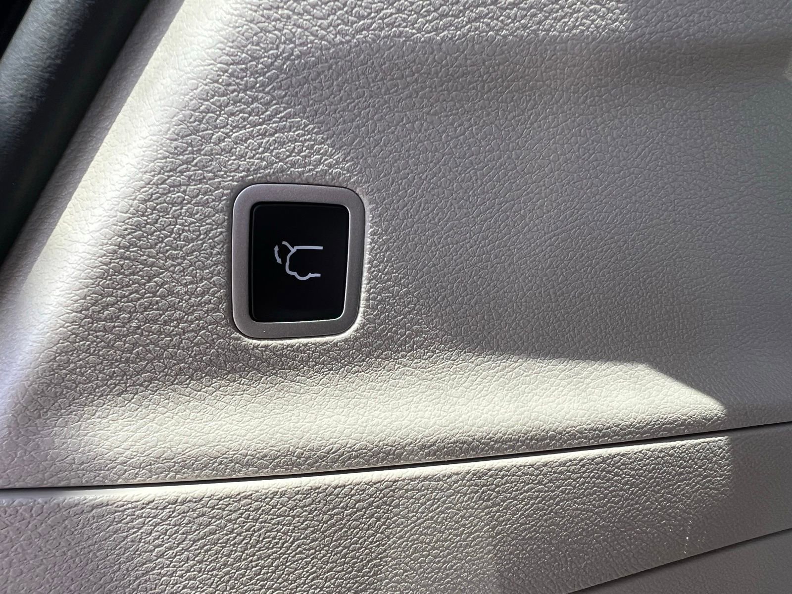 Used 2023 Chrysler Pacifica Touring-L image 20