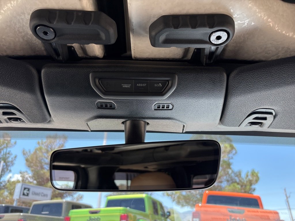 Used 2020 Jeep Gladiator Rubicon w/ Uconnect 4C Nav & Sound Group image 39