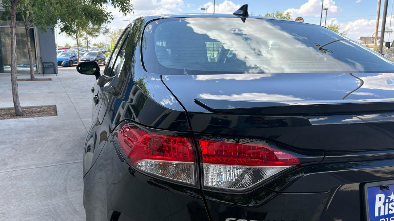 Used 2025 Toyota Corolla SE FWD image 9