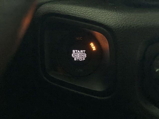 Used 2025 Jeep Gladiator Sport image 21