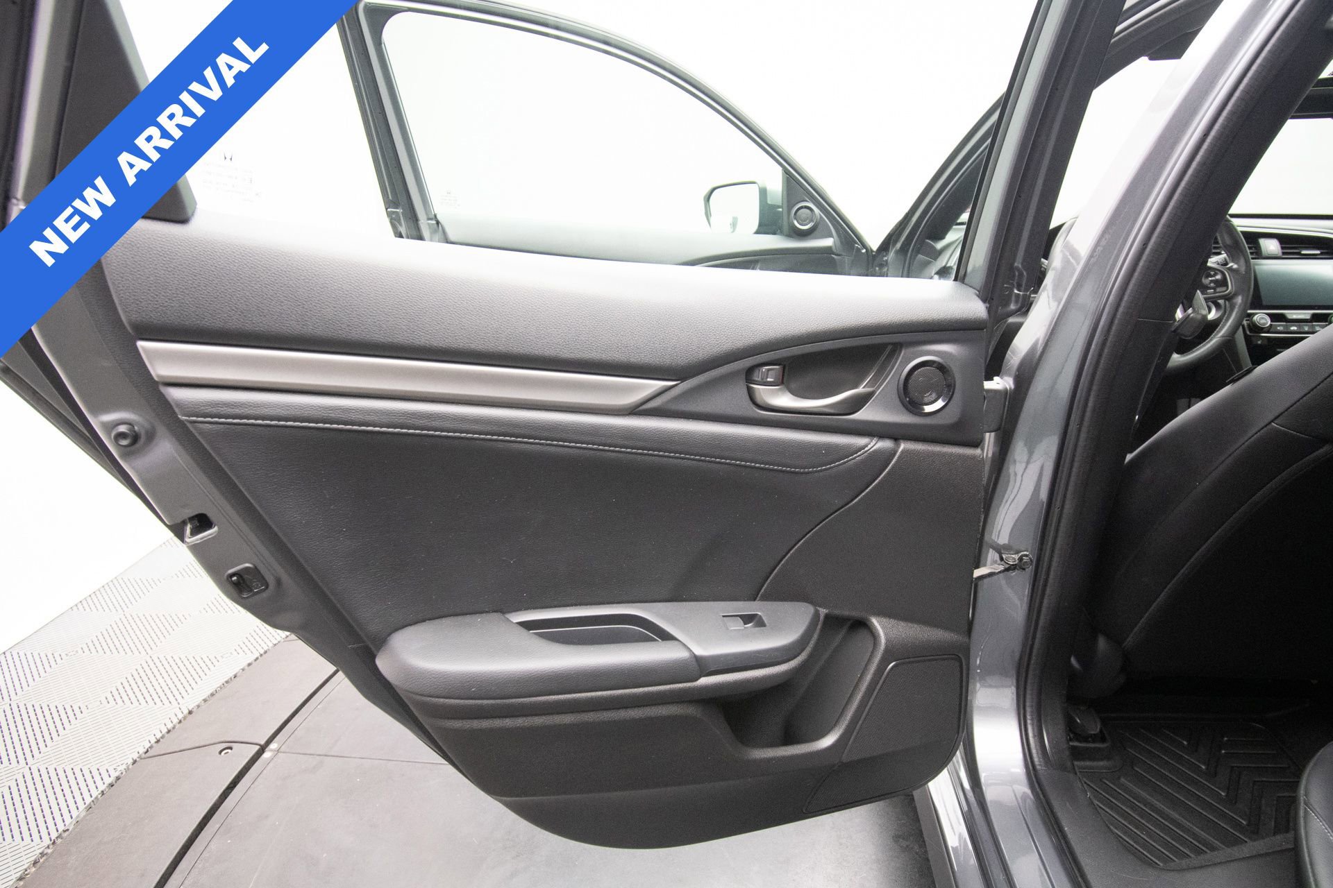 Used 2018 Honda Civic EX-L image 18