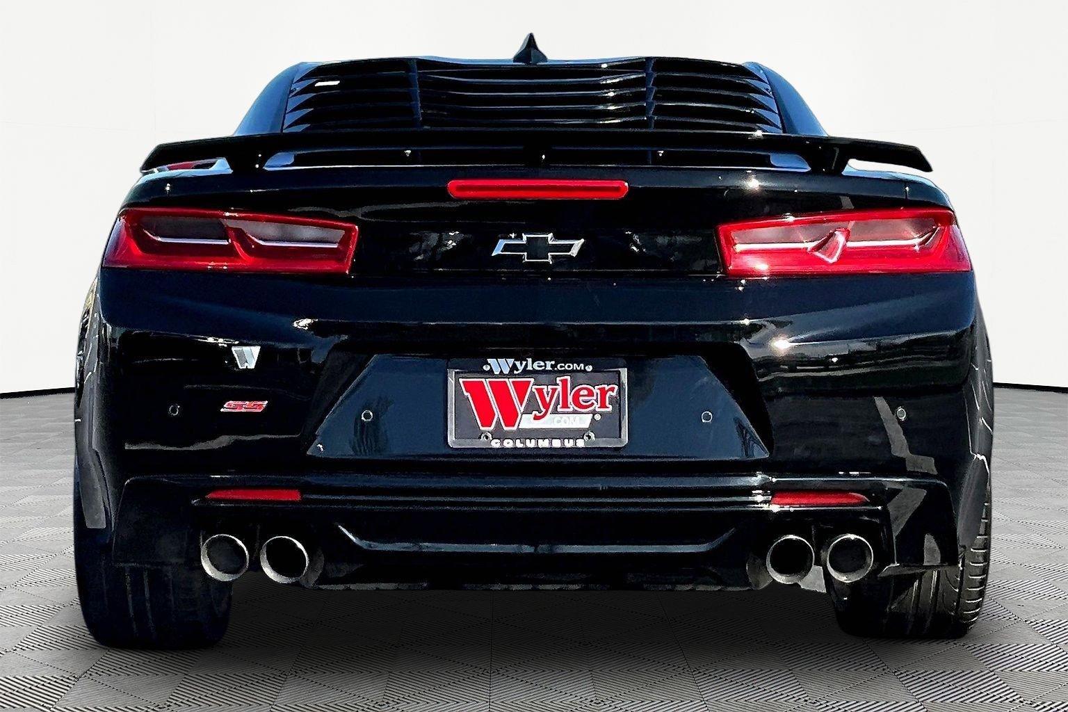 Used 2017 Chevrolet Camaro SS image 5