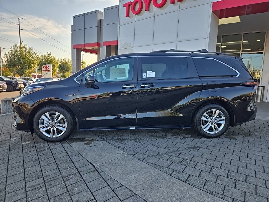 New 2026 Toyota Sienna XLE AWD/4WD image 2