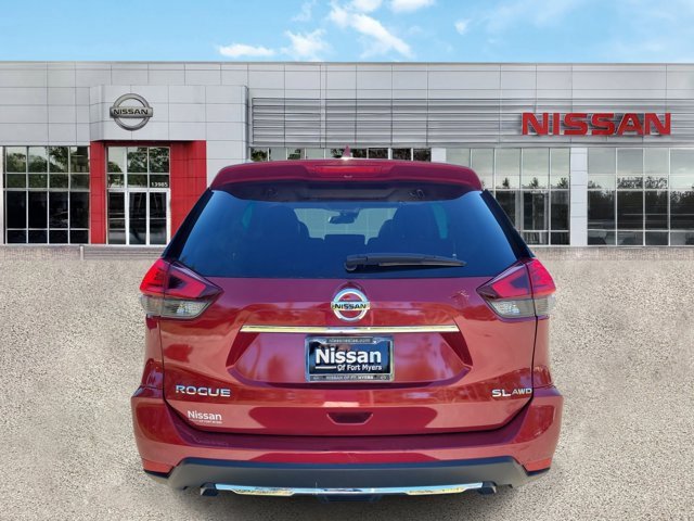 Used 2017 Nissan Rogue SL w/ SL Premium Package image 5