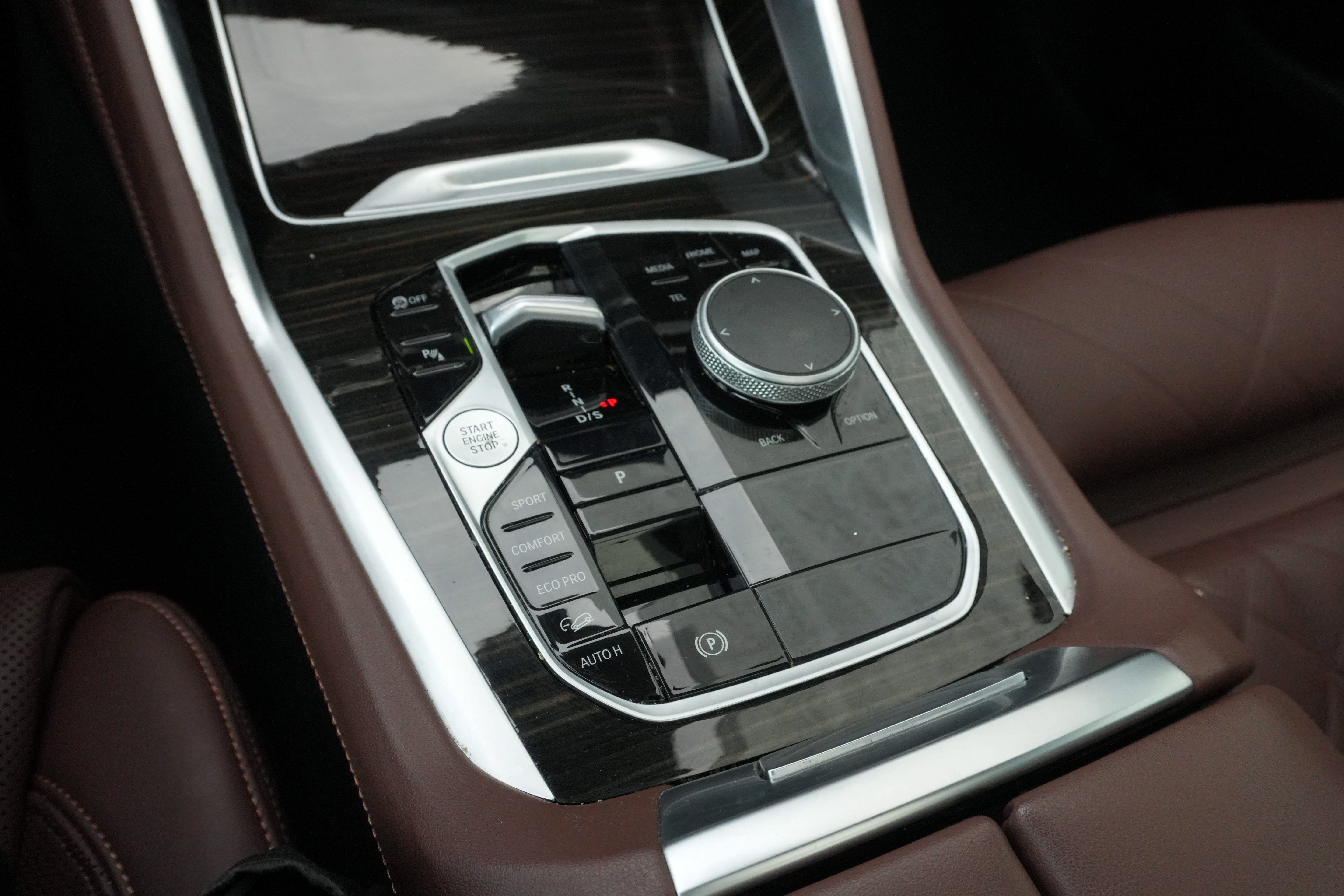 Certified 2025 BMW X6 xDrive40i AWD/4WD image 28