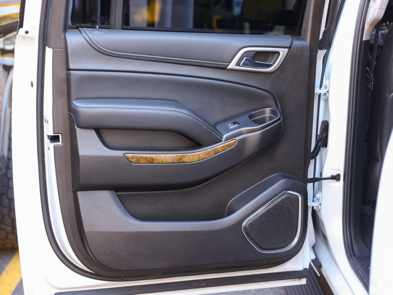 Used 2016 GMC Yukon XL Denali w/ Open Road Package image 35