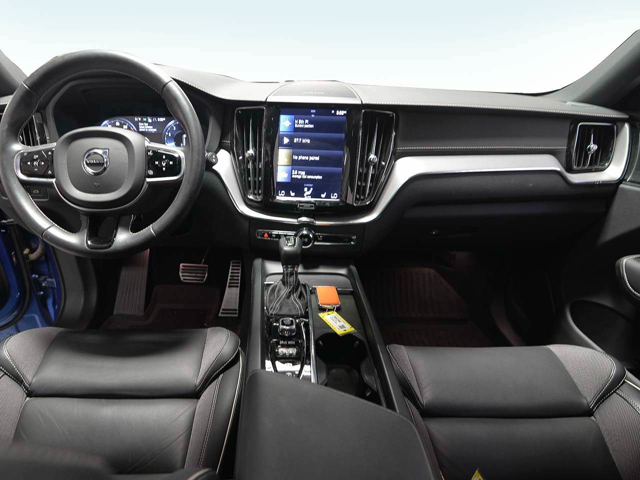 Used 2021 Volvo XC60 T5 R-Design w/ Advanced Package AWD/4WD image 13