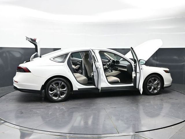 Used 2024 Honda Accord EX image 41