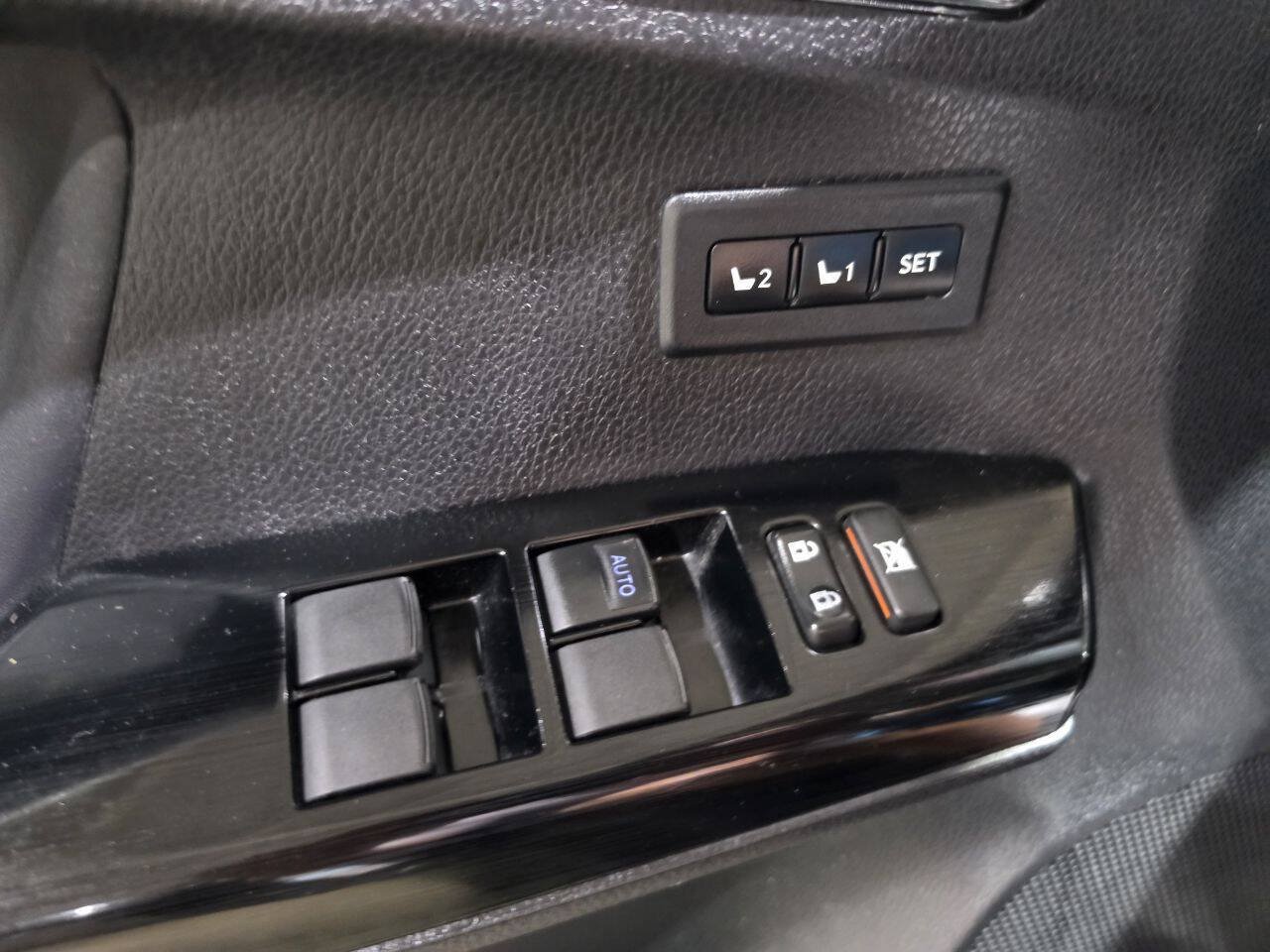 Used 2016 Toyota RAV4 Limited AWD/4WD image 35