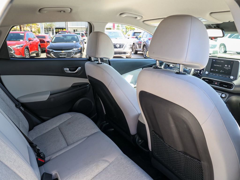 Used 2023 Hyundai Kona SE image 17