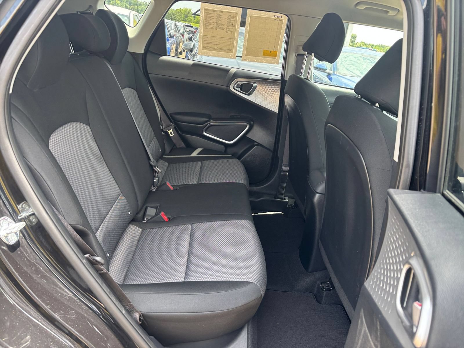 Used 2025 Kia Soul LX w/ LX Technology Package FWD image 19