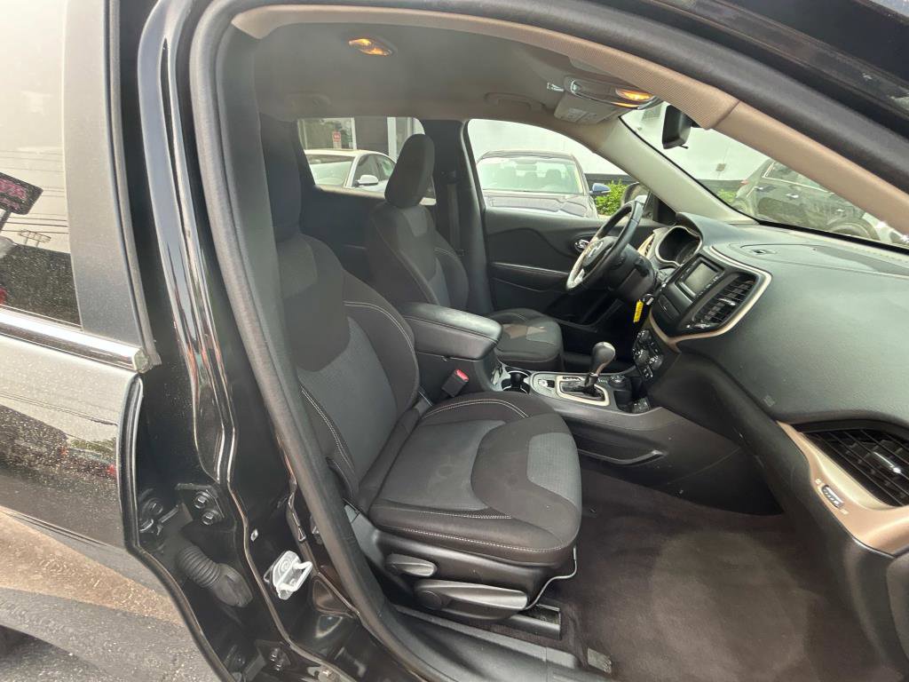 Used 2016 Jeep Cherokee Latitude image 14