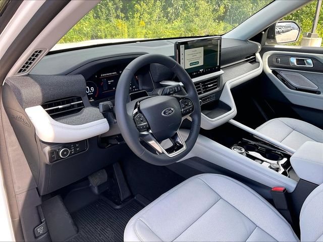 New 2026 Ford Explorer Platinum w/ LUX Leather Package AWD/4WD image 9