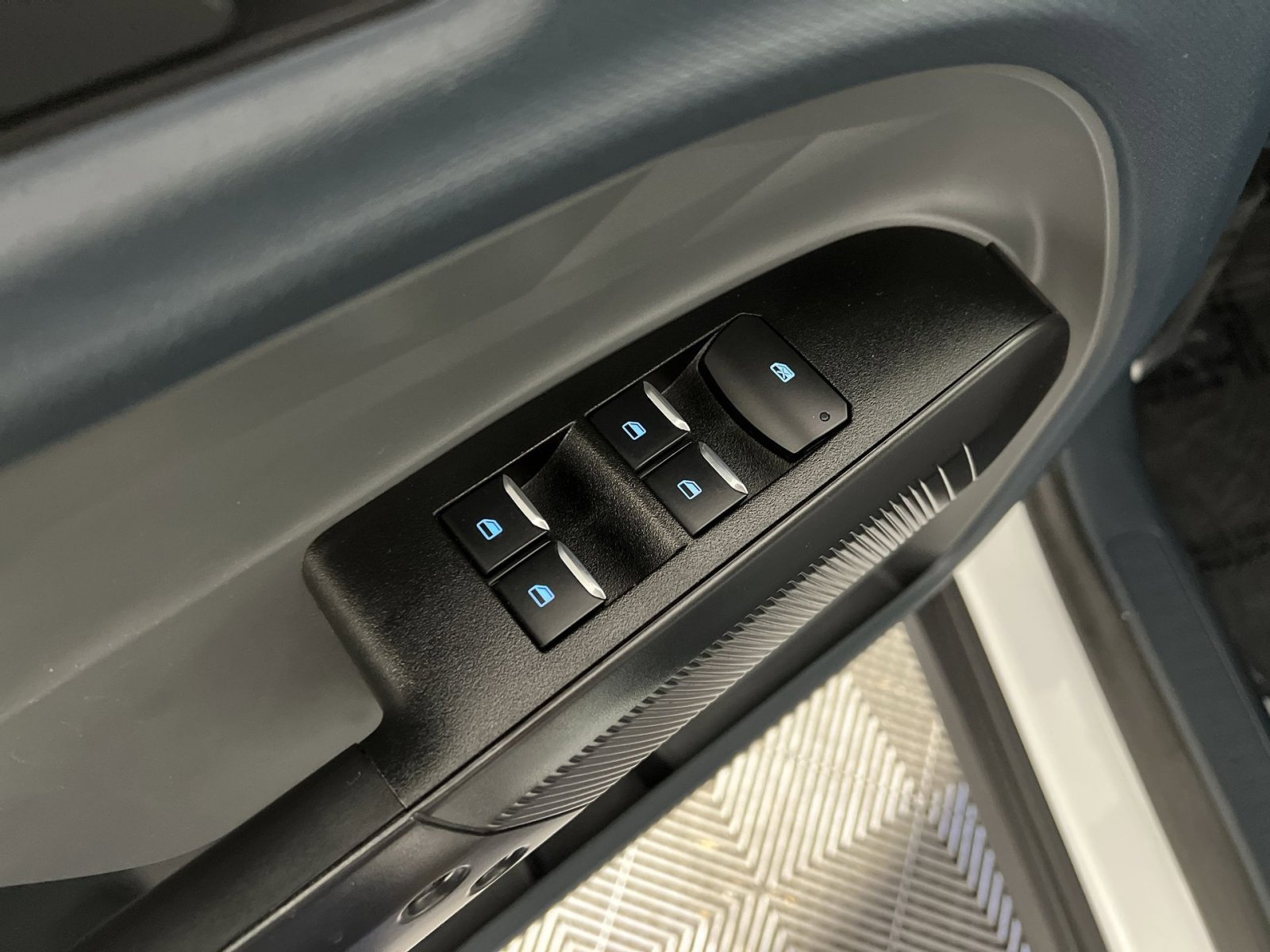 Used 2024 Ford Maverick XL w/ Equipment Group 100A Standard image 15