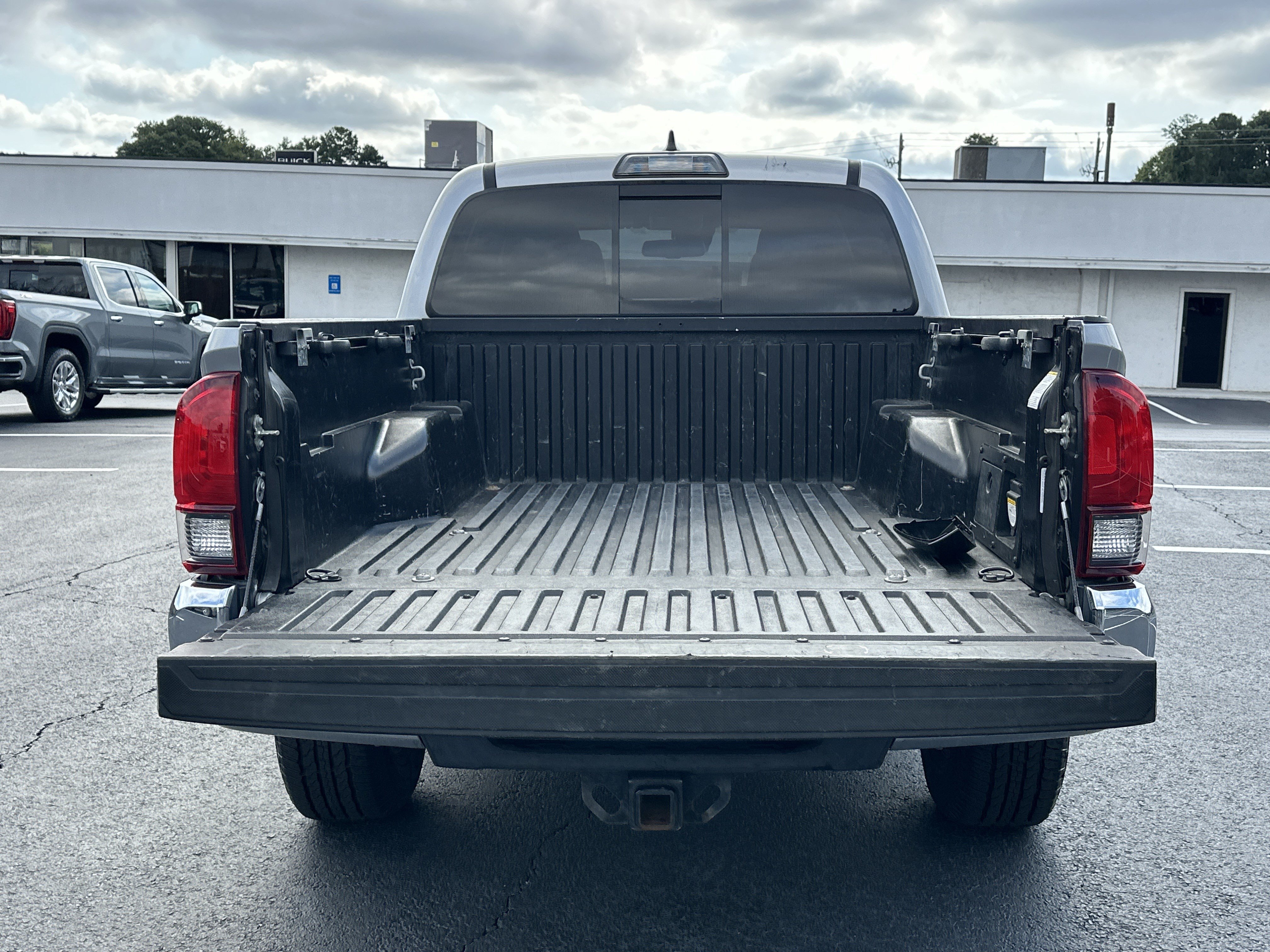 Used 2019 Toyota Tacoma TRD Off-Road AWD/4WD image 15