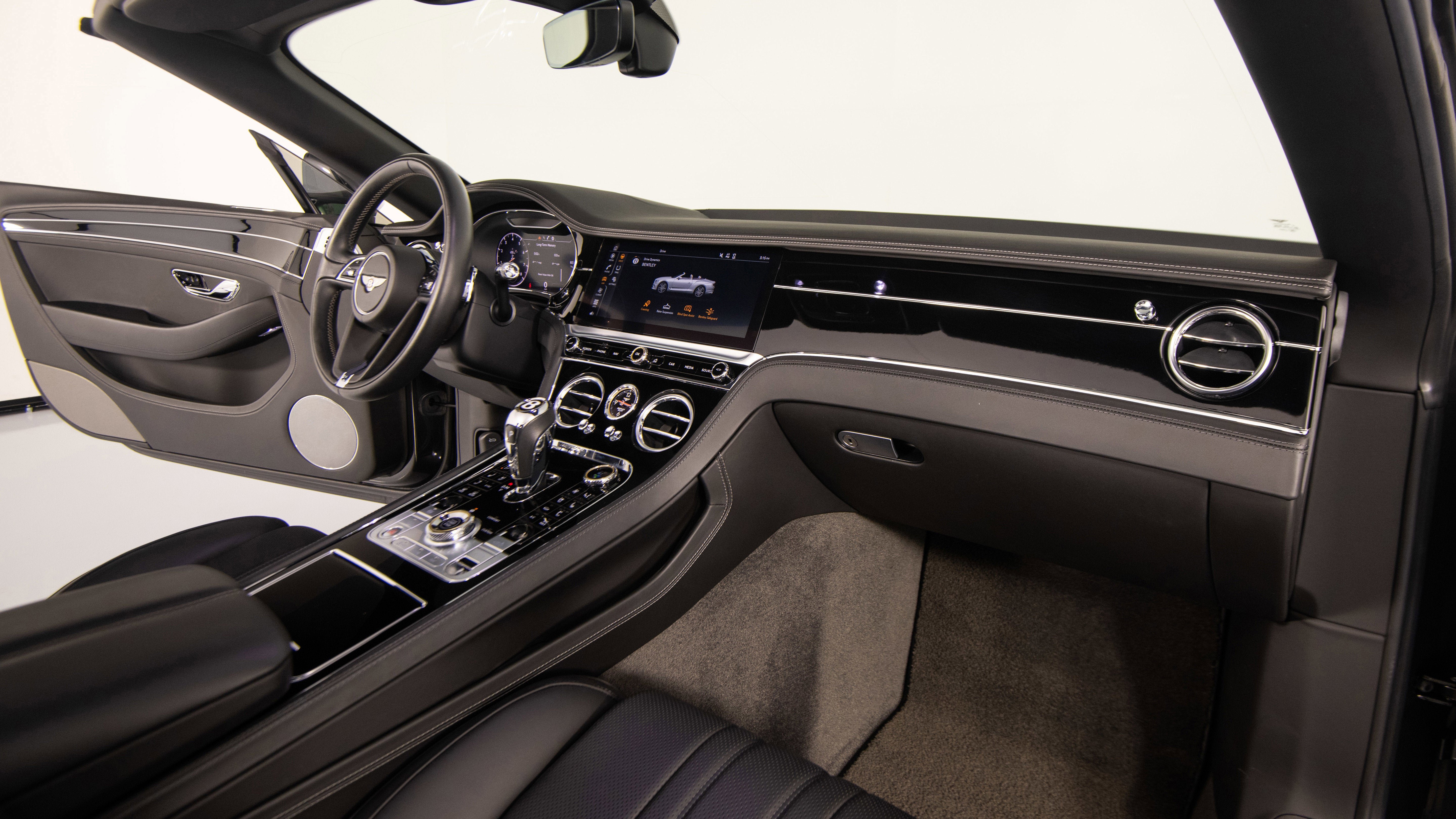 Used 2020 Bentley Continental GT image 27