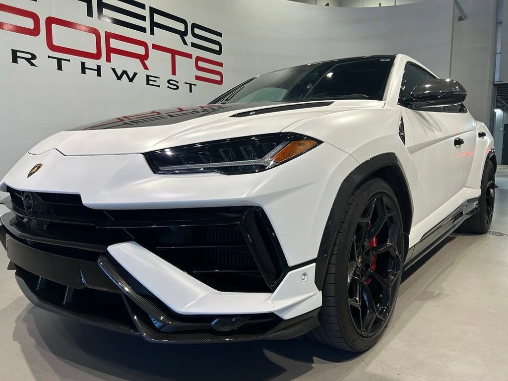 Used 2024 Lamborghini Urus Performante AWD/4WD image 2