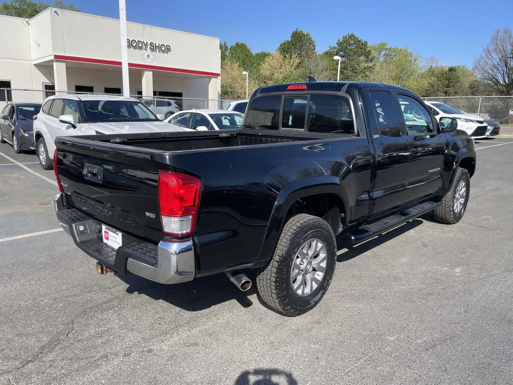 Used 2017 Toyota Tacoma SR5 w/ Tow Package image 10