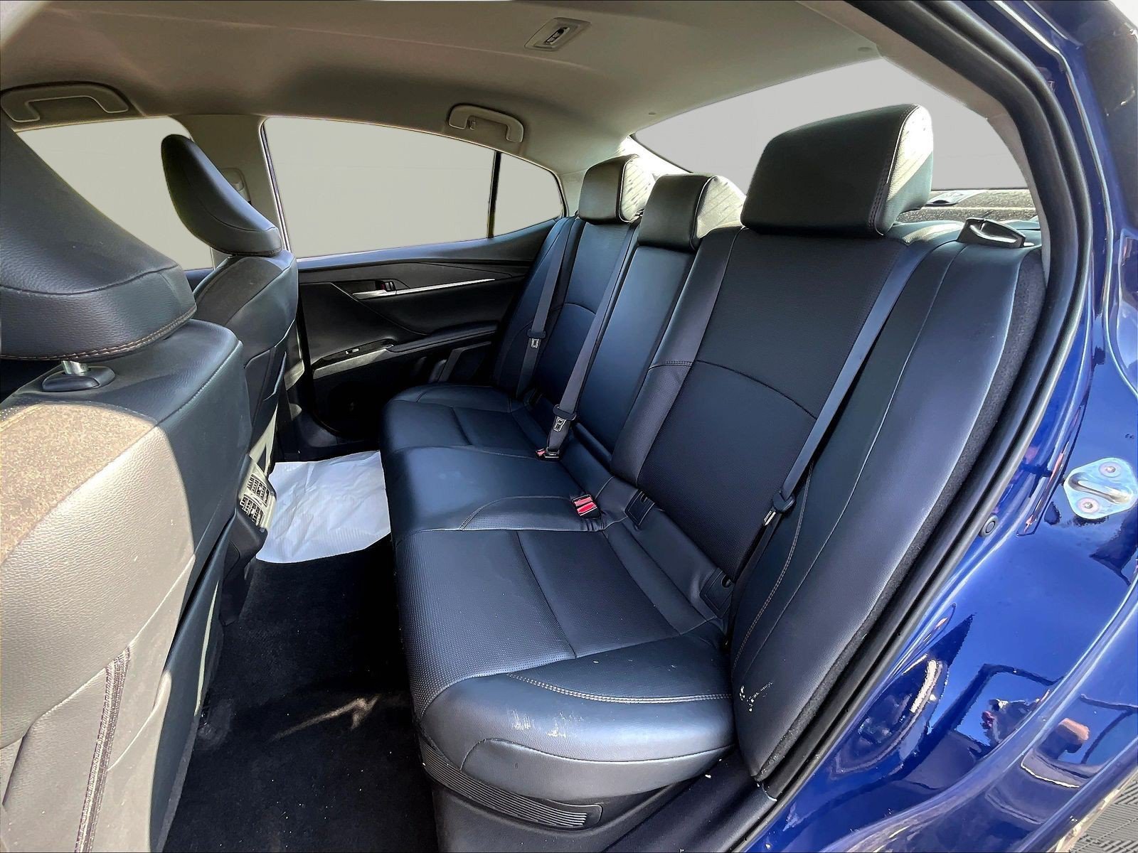 Used 2025 Toyota Camry XLE FWD image 22