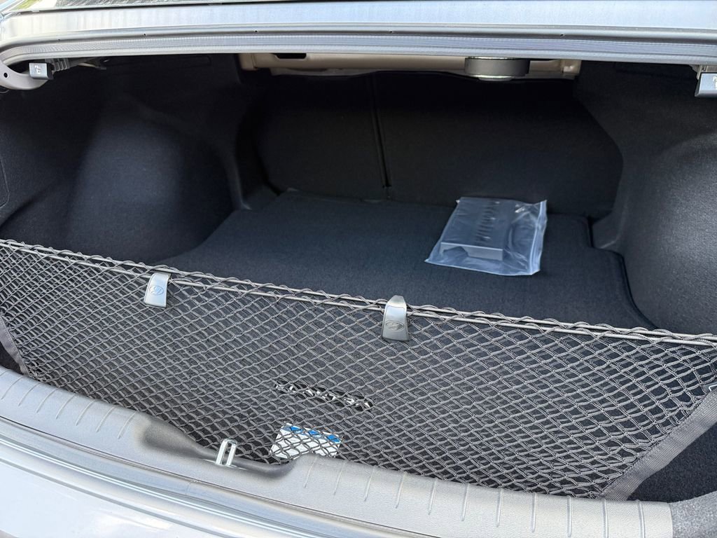 Used 2025 Hyundai Elantra Limited image 22