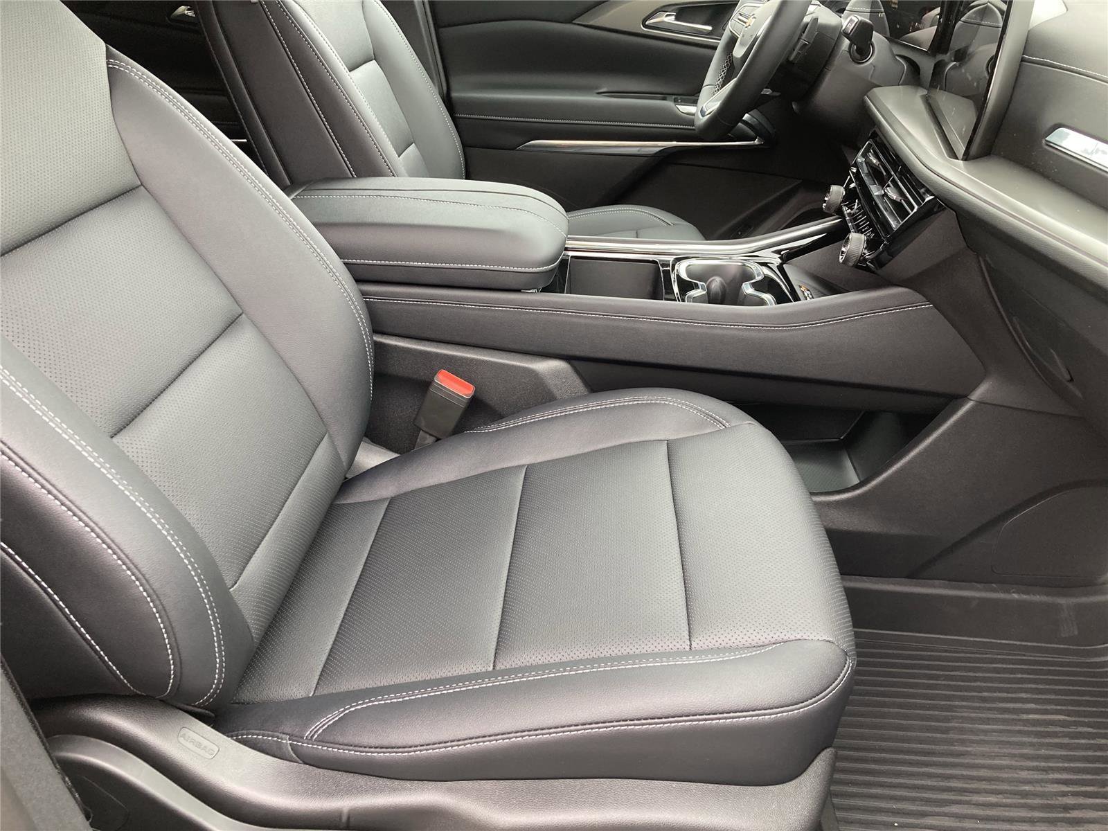 New 2026 Chevrolet Traverse LT w/ Sun and Wheel Package image 18