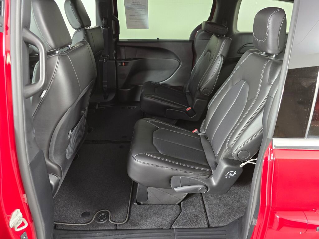 New 2026 Chrysler Voyager LX FWD image 24