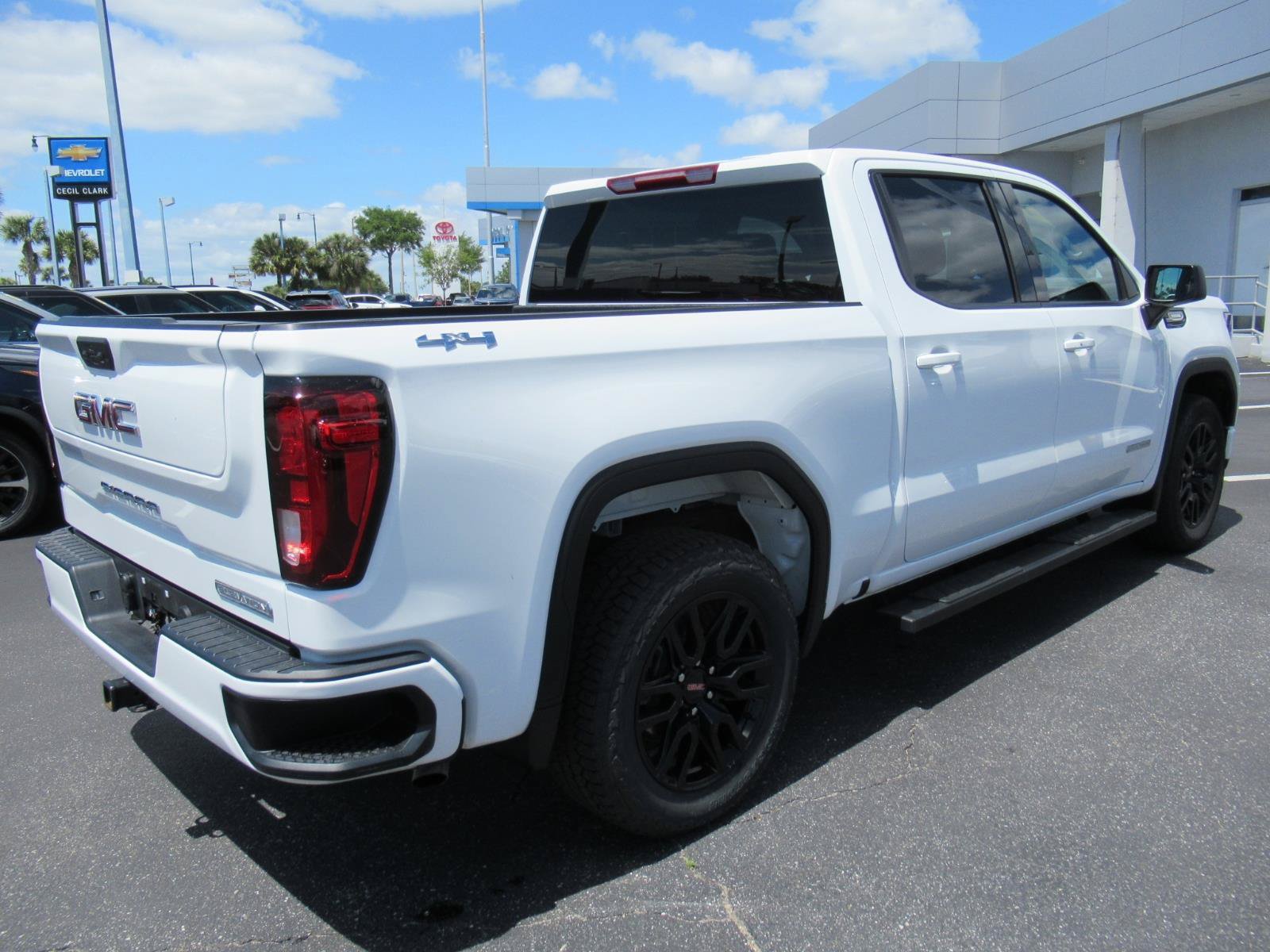 Certified 2024 GMC Sierra 1500 Elevation AWD/4WD image 5