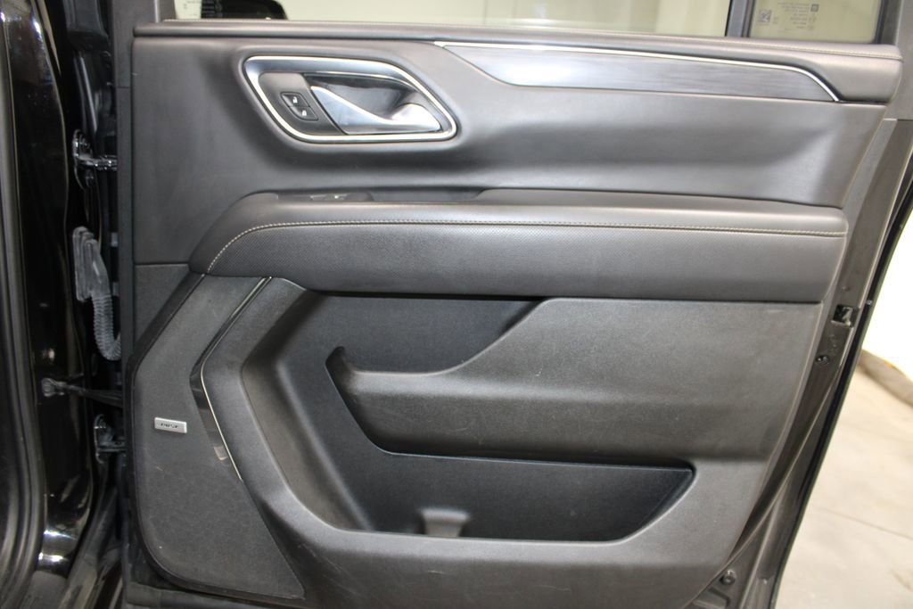 Used 2023 GMC Yukon XL SLT w/ SLT Luxury Package RWD image 35