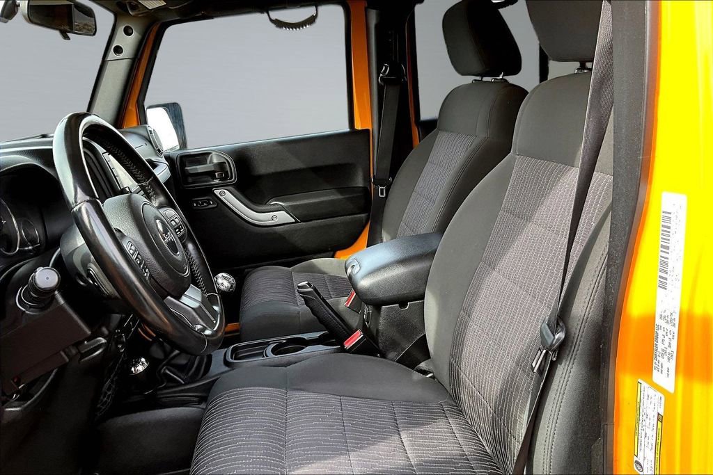 Used 2012 Jeep Wrangler Unlimited Rubicon w/ Dual Top Group image 25