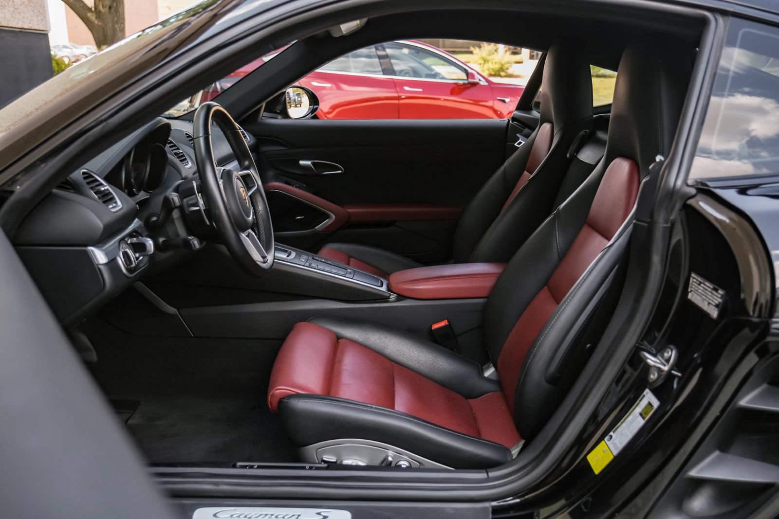 Used 2019 Porsche 718 Cayman S RWD image 3