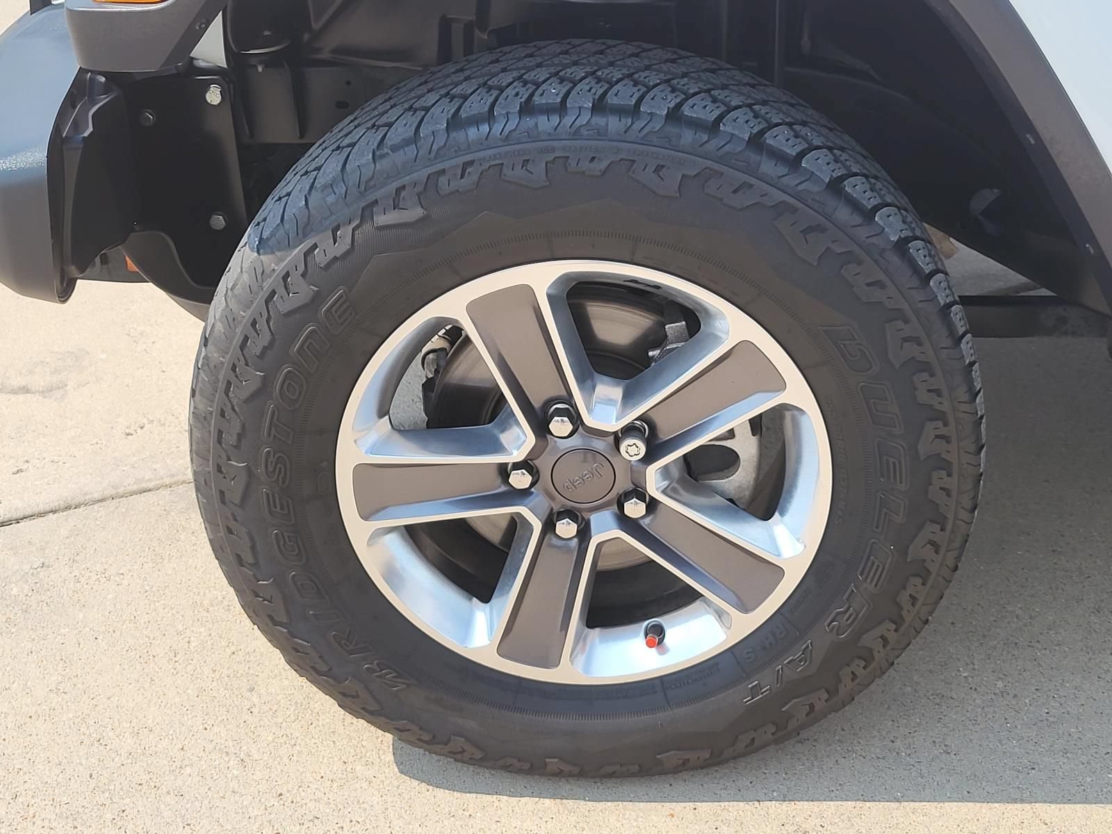 Used 2020 Jeep Wrangler Unlimited Sahara AWD/4WD image 9