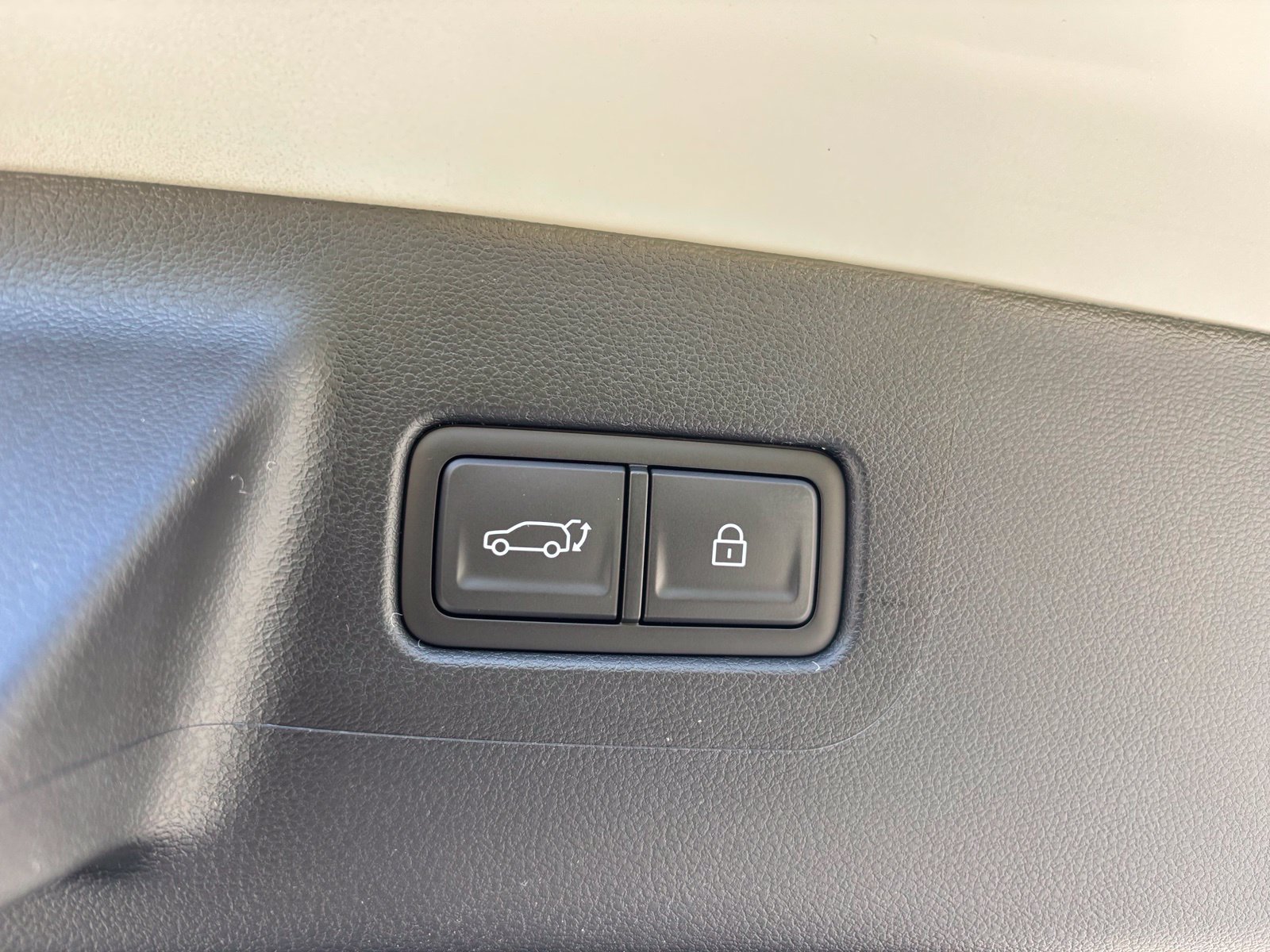 Used 2026 Hyundai Santa Fe SEL FWD image 18