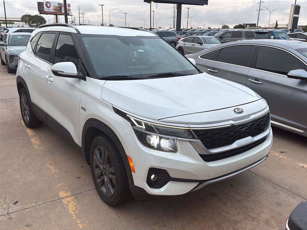 Used 2021 Kia Seltos S AWD/4WD image 2