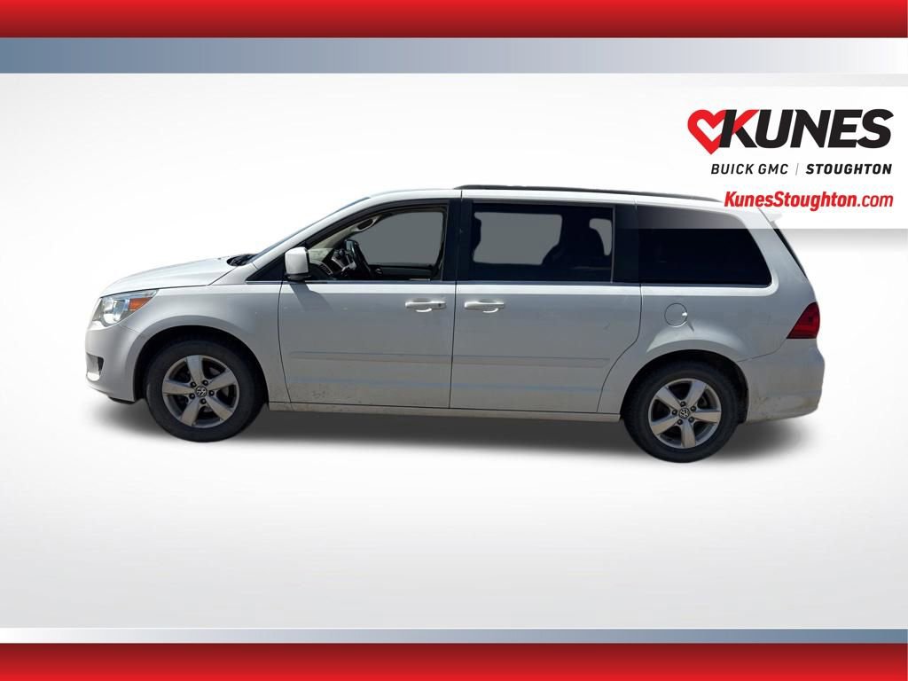Used 2011 Volkswagen Routan SE FWD image 6