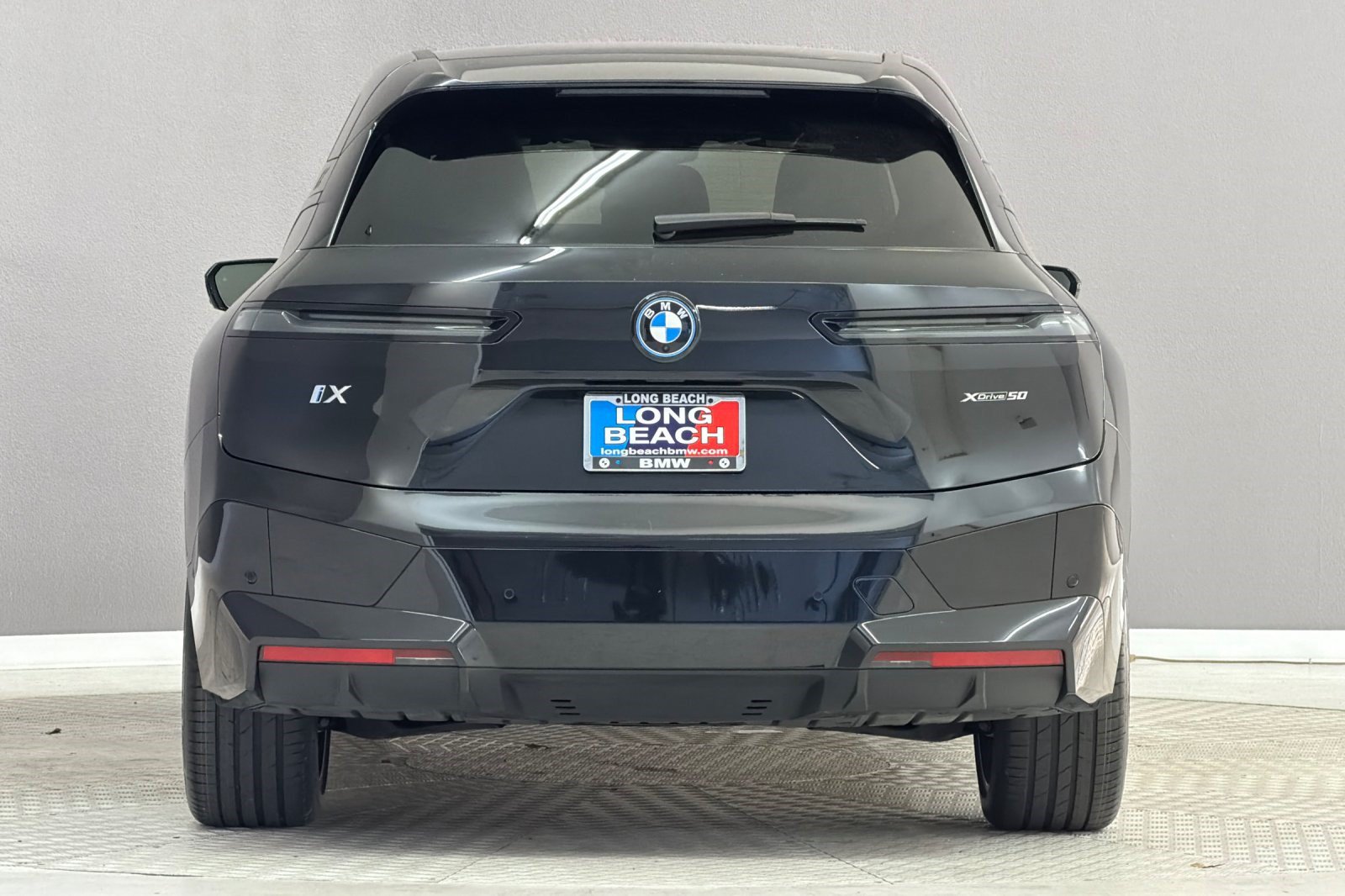 Used 2025 BMW iX xDrive50 w/ Premium Package AWD/4WD image 10