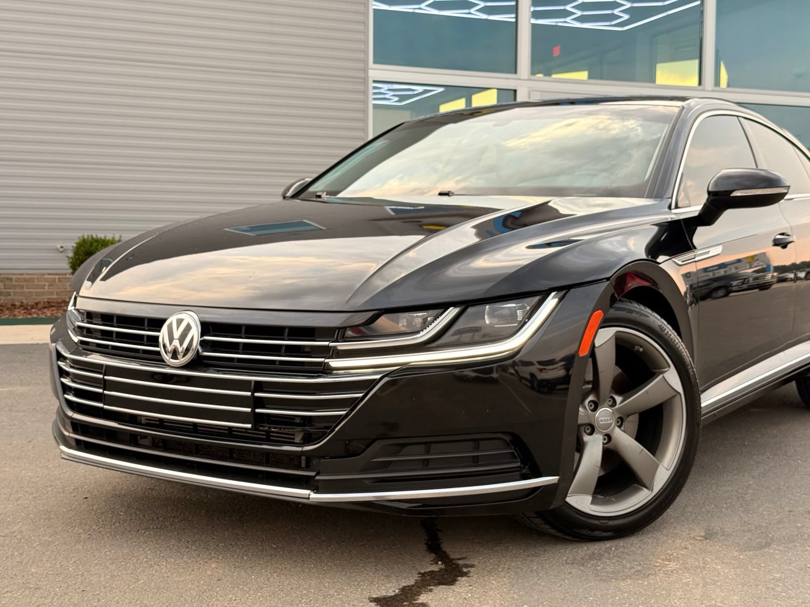 Used 2020 Volkswagen Arteon SE FWD image 4