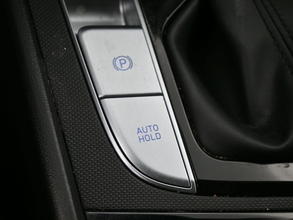 Used 2022 Hyundai Elantra SEL w/ Convenience + Premium Package FWD image 22
