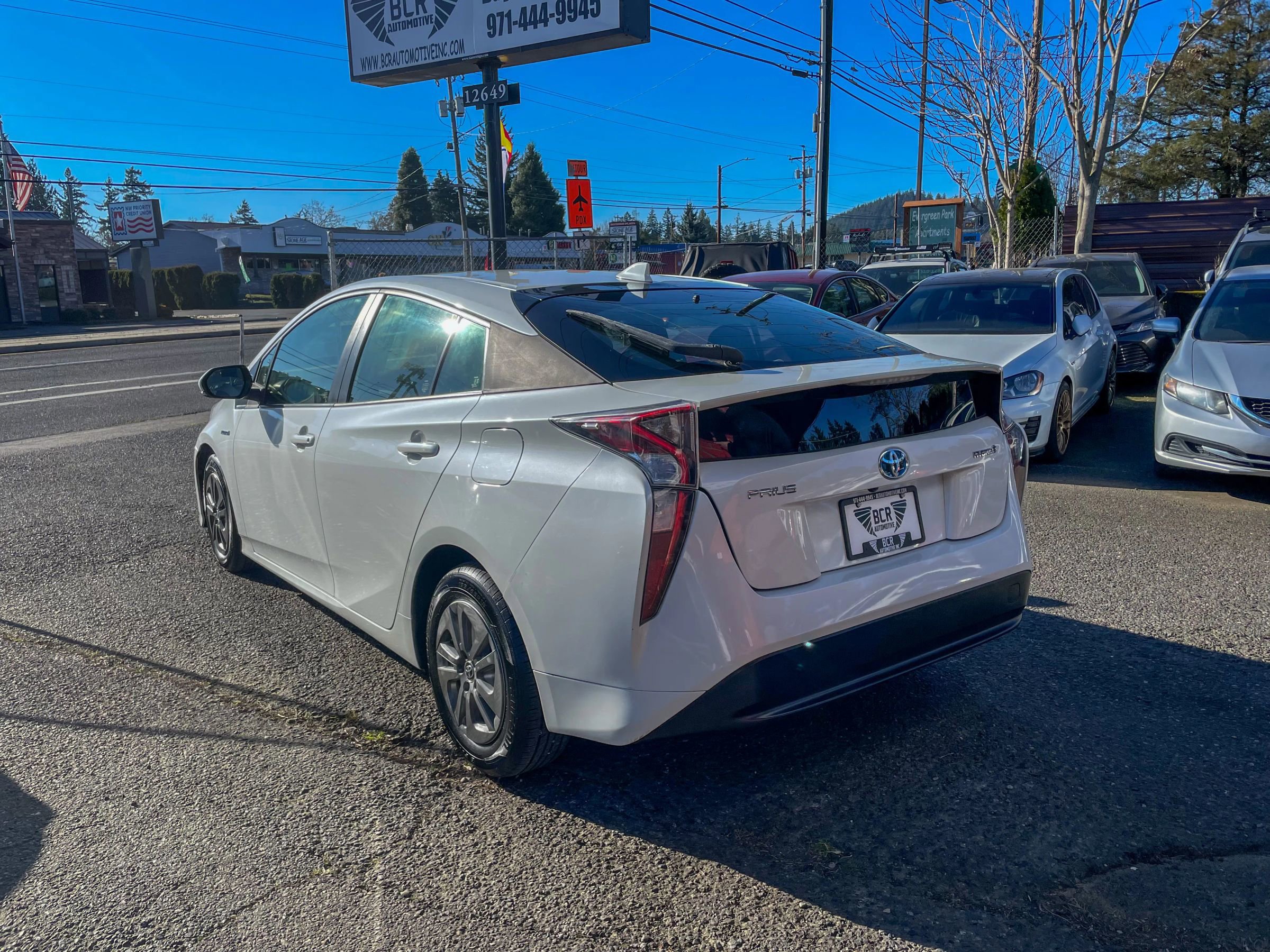 Used 2017 Toyota Prius Two w/ Carpet Mat Package image 2
