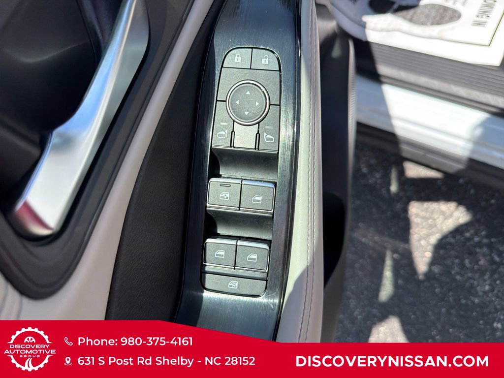 Certified 2024 Nissan Rogue SL w/ SL Premium Package FWD image 11