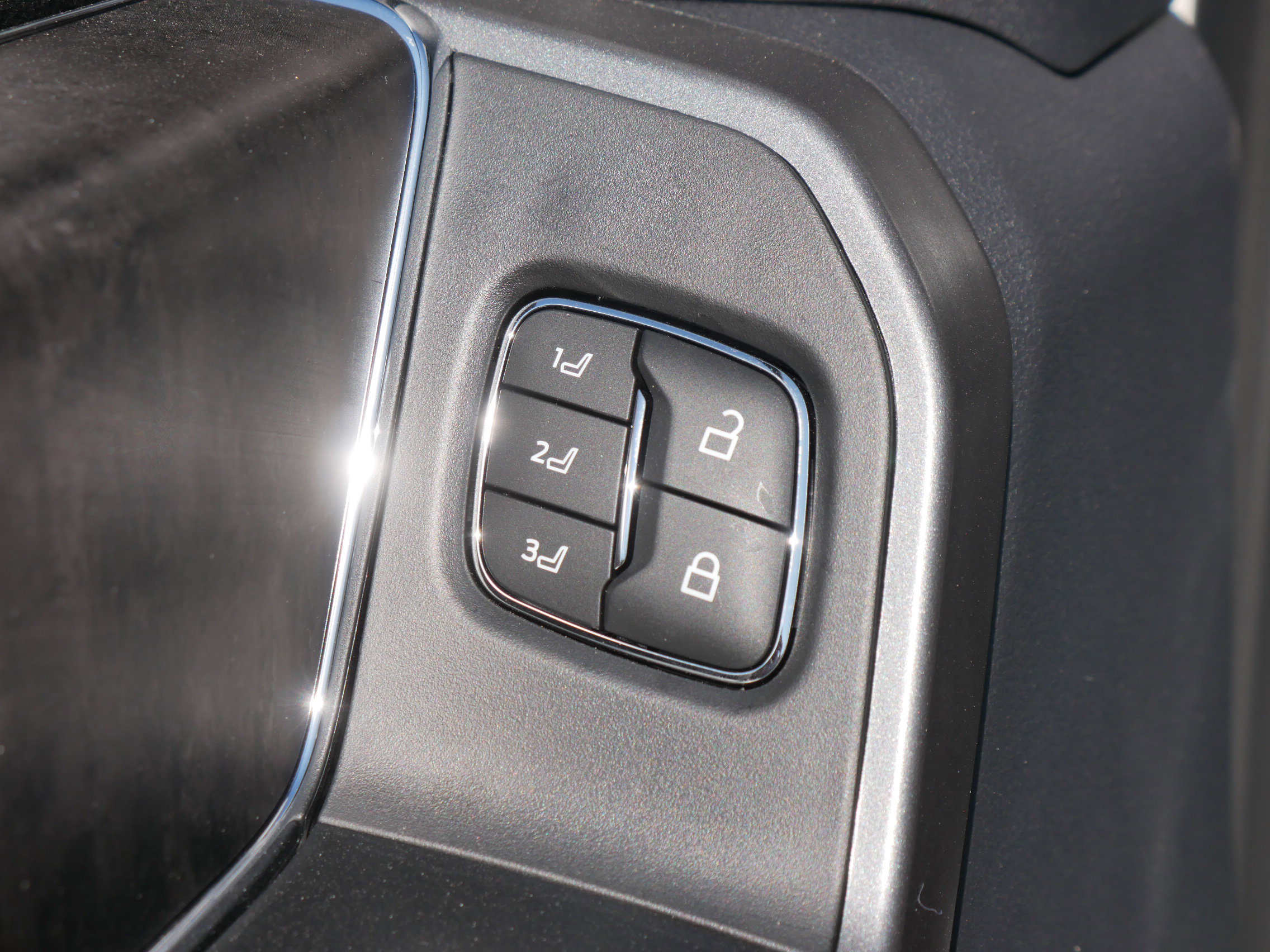 New 2025 Ford F250 Lariat w/ Lariat Ultimate Package image 41